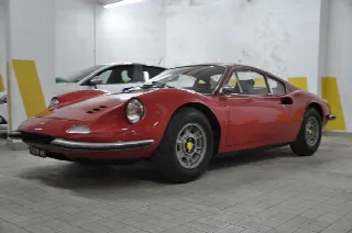 Foto 2 di 9: FERRARI 246 Dino (1969-1974) GT   
