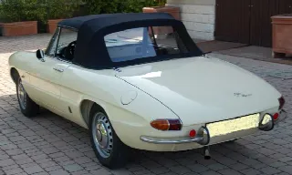 Foto 6 di 10: ALFA ROMEO Spider osso di seppia 