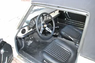Foto 2 di 10: ALFA ROMEO Spider osso di seppia 