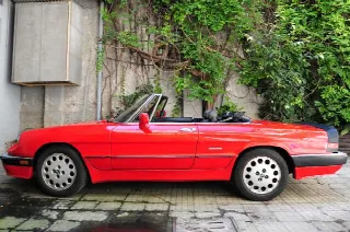 Foto 7 di 9: ALFA ROMEO Spider 2000cc. Injection. Versione America Quadrifoglio verde