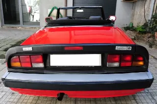 Foto 2 di 9: ALFA ROMEO Spider 2000cc. Injection. Versione America Quadrifoglio verde