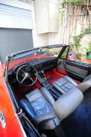 Foto 3 di 9: ALFA ROMEO Spider 2000cc. Injection. Versione America Quadrifoglio verde