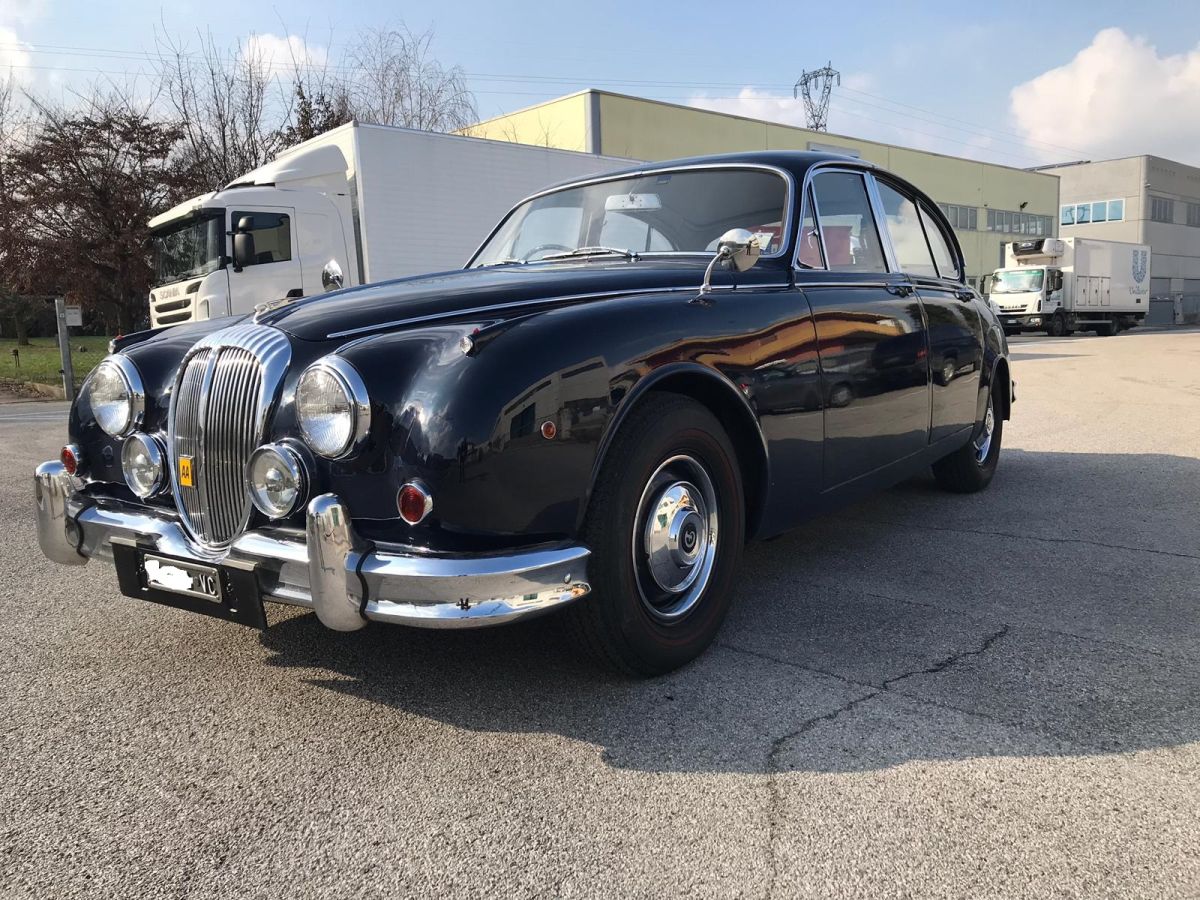 JAGUAR Daimler 250 