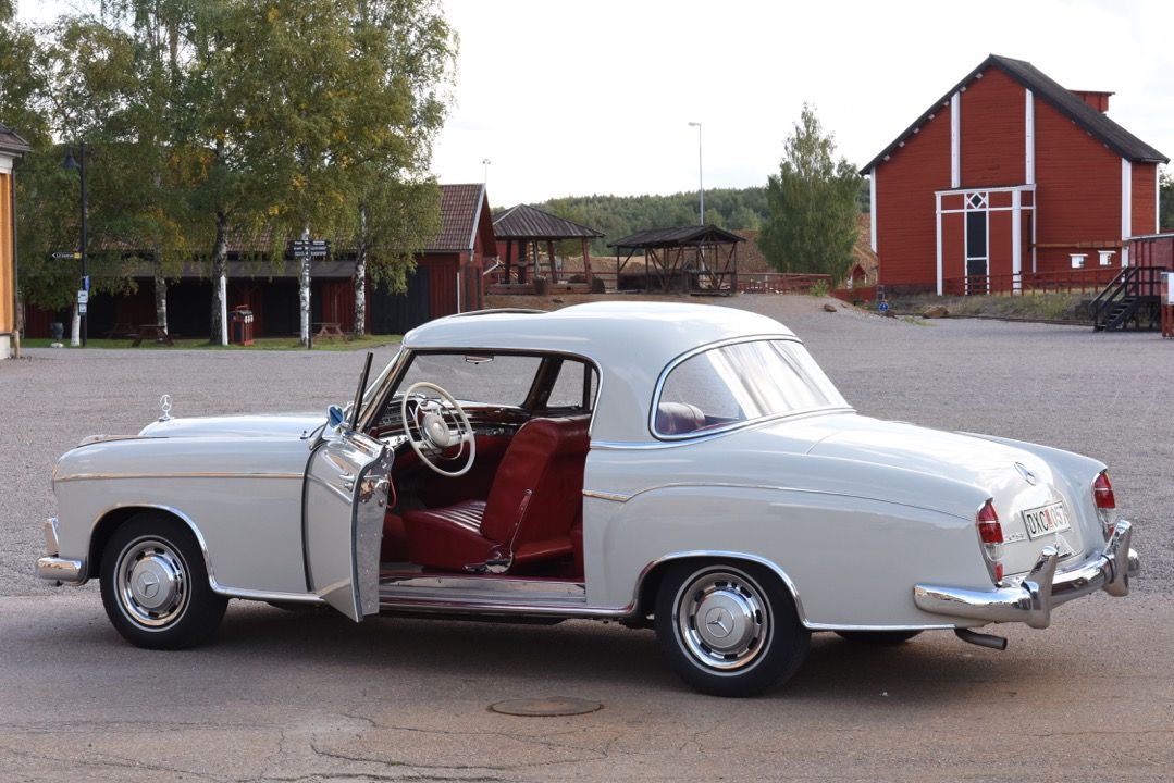 MERCEDES-BENZ Ponton (1953-1962)  220 SE coup'e    
