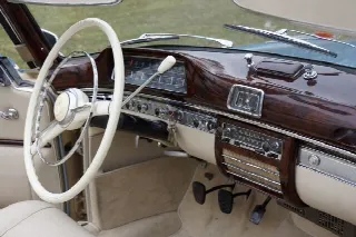 Foto 3 di 14: MERCEDES-BENZ 220 S Convertible 