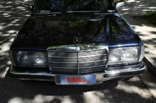 Foto 6 di 8: MERCEDES-BENZ 240 d 