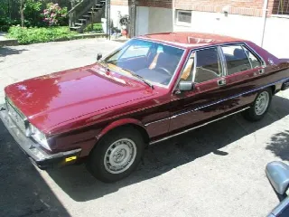 Foto 1 di 6: MASERATI Quattroporte  