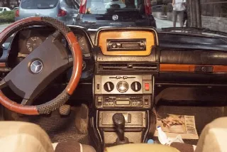 Foto 9 di 21: MERCEDES-BENZ S-Class(1979-1991) 240 d