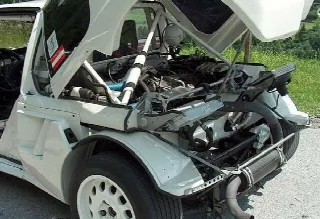 Foto 3 di 3: PEUGEOT 205  