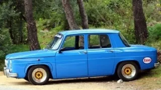 Foto 1 di 7: RENAULT R8   