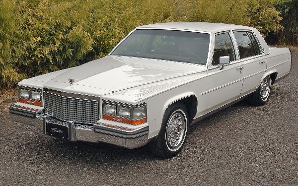 CADILLAC Brougham  