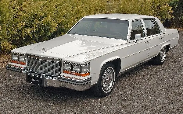 CADILLAC Brougham