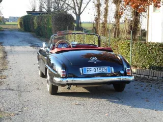 Foto 7 di 10: MERCEDES-BENZ 190 SL convertibile
