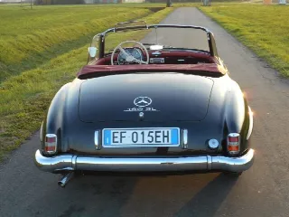 Foto 2 di 10: MERCEDES-BENZ 190 SL convertibile