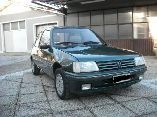 Foto 2 di 2: PEUGEOT 205 roland garros berlina 