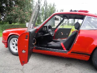 Foto 8 di 10: PORSCHE 911(1963-1973) coupe
