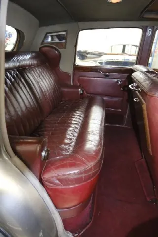 Foto 4 di 7: BENTLEY R-Type   