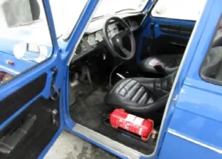Foto 5 di 8: RENAULT R 8 