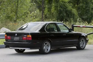 Foto 2 di 6: BMW M5  