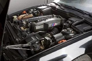 Foto 5 di 6: BMW M5  