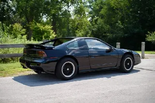 Foto 2 di 6: PONTIAC Fiero  