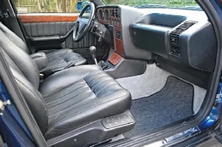 Foto 3 di 6: LANCIA Thema  