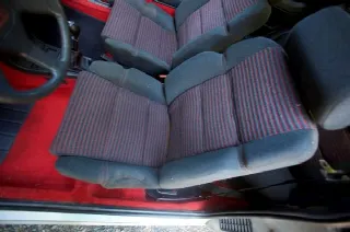 Foto 4 di 6: PEUGEOT 205  