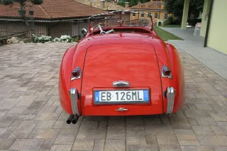 Foto 4 di 40: JAGUAR XK 120 OTS SE 