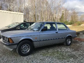 Foto 3 di 3: BMW 316 E 21