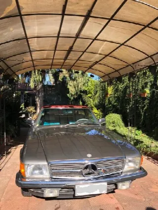 Foto 9 di 9: MERCEDES-BENZ SL(1971-1989) 280 SL R107  