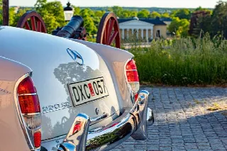 Foto 4 di 9: MERCEDES-BENZ Ponton (1953-1962)  220 SE coup'e    