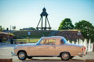 Foto 6 di 9: MERCEDES-BENZ Ponton (1953-1962)  220 SE coup'e    