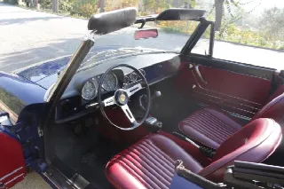 Foto 13 di 24: ALFA ROMEO Spider Osso di seppia 