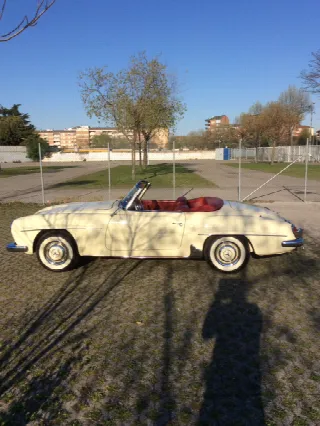 Foto 6 di 9: MERCEDES-BENZ SL190(1955-1963)  1956
