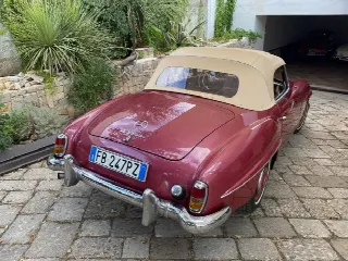 Foto 6 di 9: MERCEDES-BENZ 190 SL  