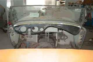 Foto 28 di 38: AUSTIN HEALEY 100  