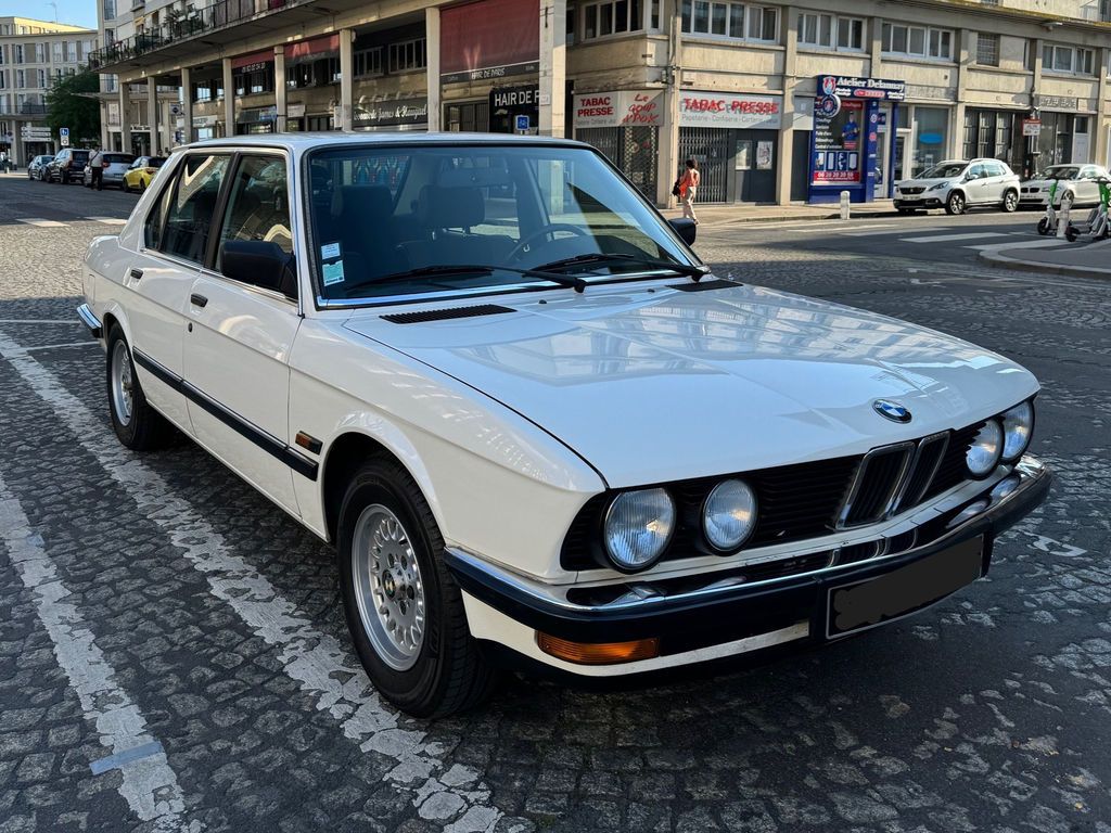 BMW 518