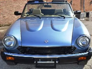 Foto 1 di 6: FIAT 124  