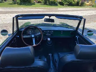 Foto 8 di 10: ALFA ROMEO Spider 1300 