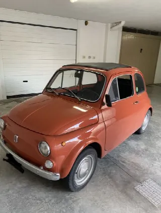 Foto 4 di 8: FIAT 500 L Berlina  