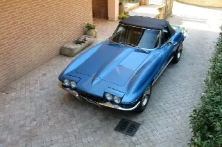 Foto 29 di 33: CHEVROLET Corvette C2 Sting Ray Convertibile 327/350 HP 