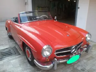 Foto 9 di 9: MERCEDES-BENZ 190 SL 