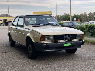 Foto 6 di 9: ALFA ROMEO Giulietta 1.8 Prima serie  