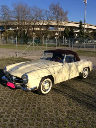 Foto 5 di 9: MERCEDES-BENZ SL190(1955-1963)  1956