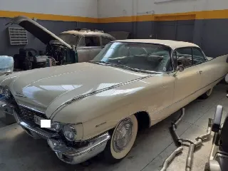 Foto 2 di 6: CADILLAC DeVille(1958-2005) Coupe de Ville serie 62 