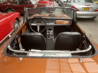 Foto 13 di 14: DATSUN 1600 Fairlady restored