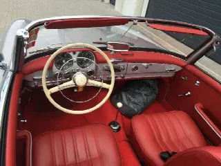 Foto 3 di 5: MERCEDES-BENZ 190 SL   