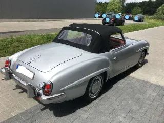 Foto 2 di 5: MERCEDES-BENZ 190 SL   