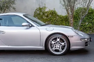 Foto 10 di 24: 2005 Porsche 997 Carrera