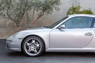 Foto 12 di 24: 2005 Porsche 997 Carrera